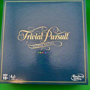 TRIVIAL PURSUIT HASBRO CLASSIC EDITION BOARD GAME, 2400 QUESTIONS, C1940